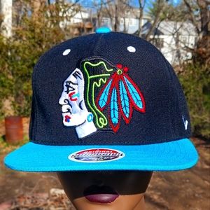 CHICAGO BLACKHAWKS SNAPBACK HAT!!! NWOT